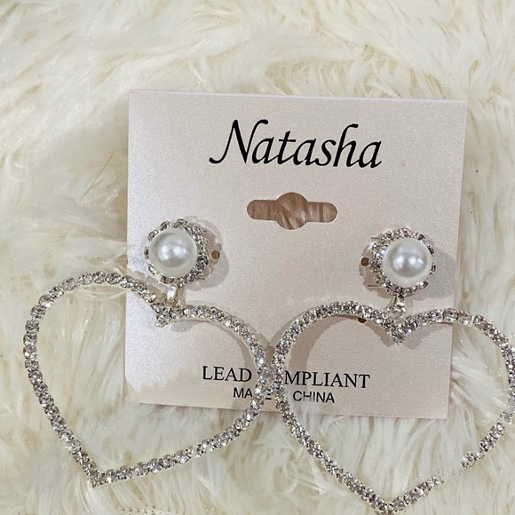 Pearl Rhinestone Heart Dangle Earrings - Picture 2 of 4